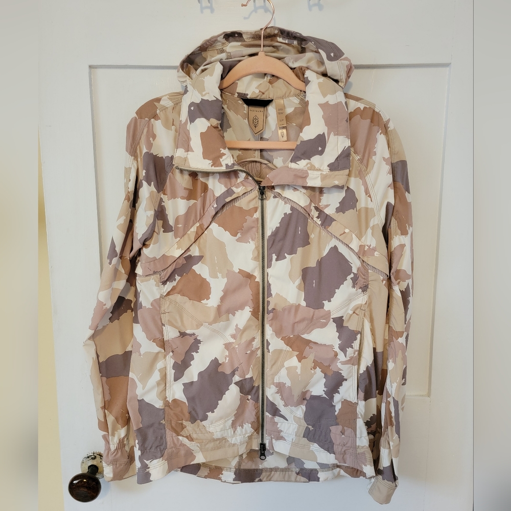 NWOT Indygena Podroz Pastel Camo Jacket